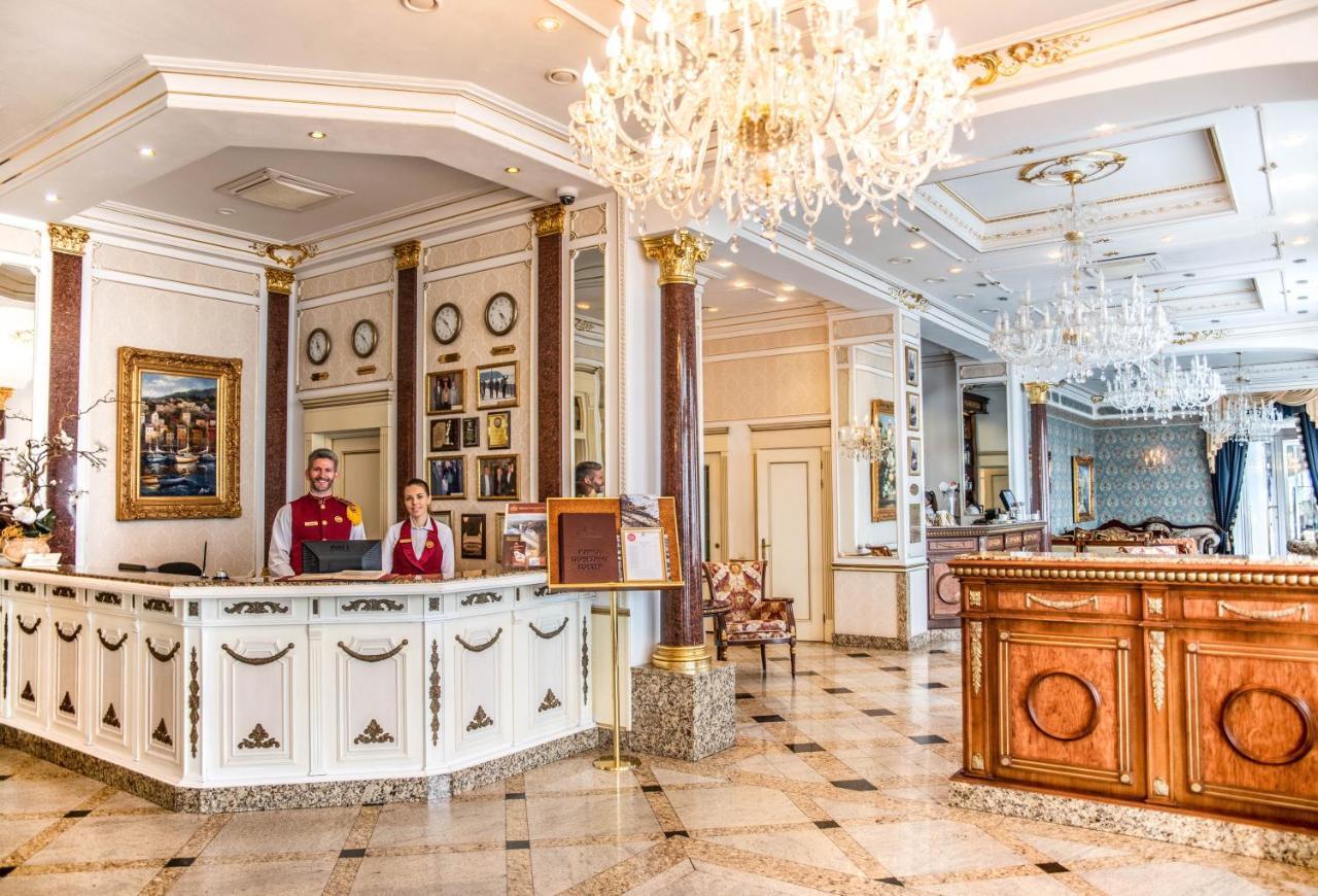 格兰德皇宫酒店 斯韦特洛戈尔斯克 外观 照片